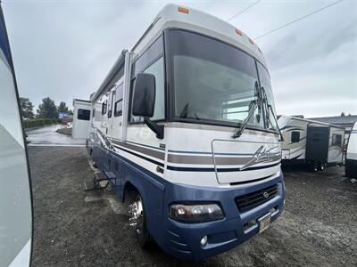2003 Winnebago Adventurer 33V   - Photo 3 - Oregon City, OR 97045