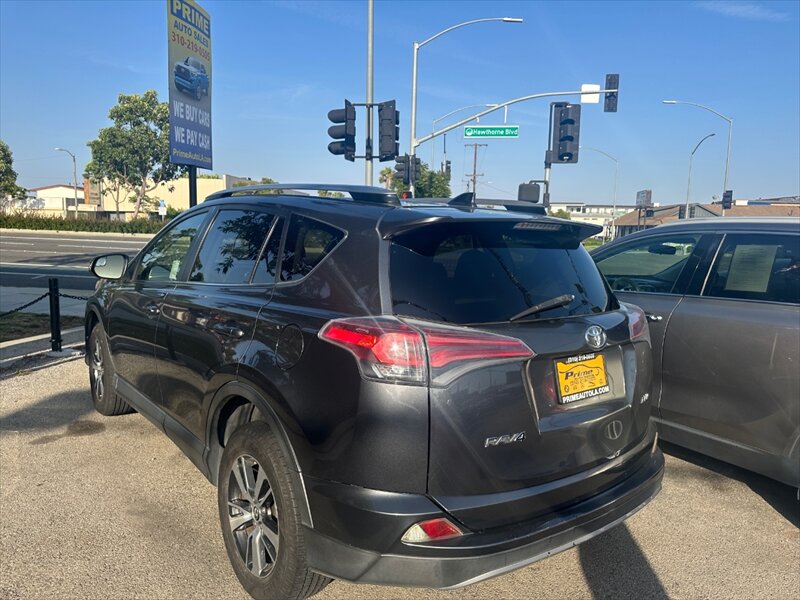 2017 Toyota RAV4 XLE - Photo 5 - Hawthorne, CA 90250