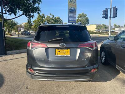 2017 Toyota RAV4 XLE - Photo 6 - Hawthorne, CA 90250