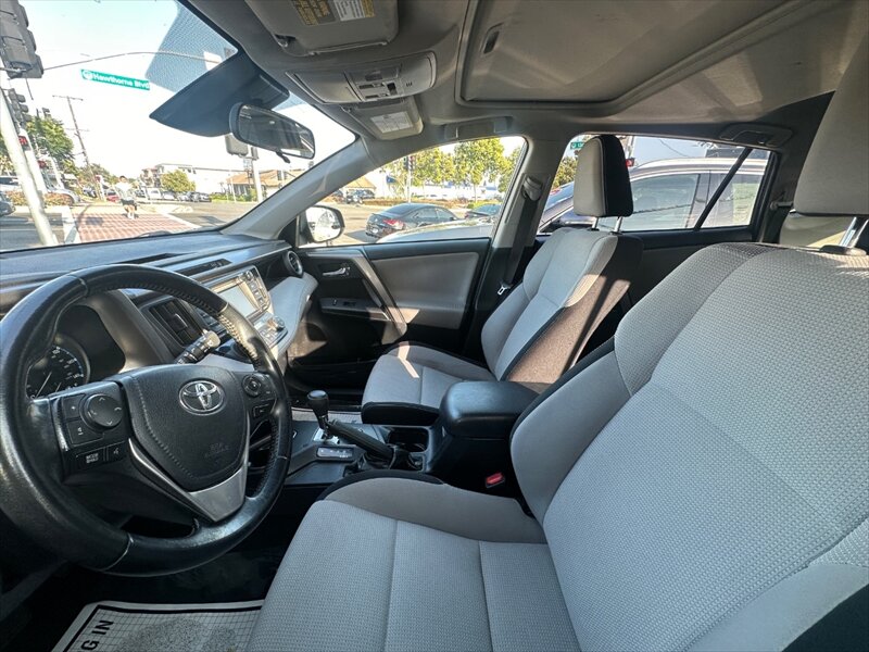 2017 Toyota RAV4 XLE - Photo 9 - Hawthorne, CA 90250