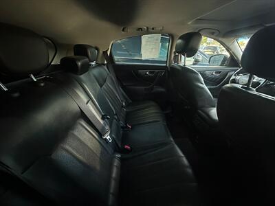 2017 INFINITI QX70 - Photo 8 - Hawthorne, CA 90250