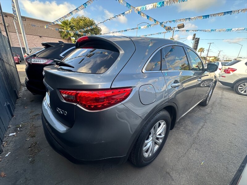 2017 INFINITI QX70 - Photo 7 - Hawthorne, CA 90250
