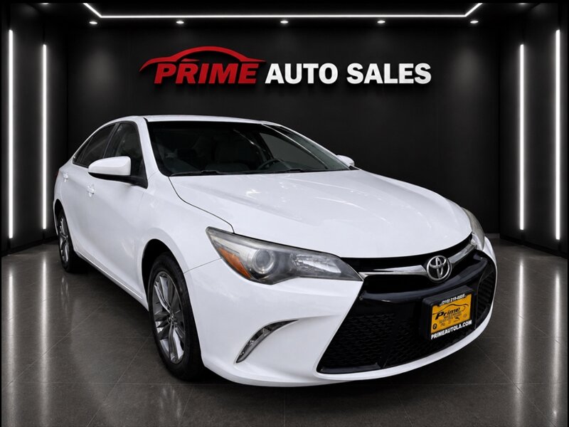 2016 Toyota Camry SE  
