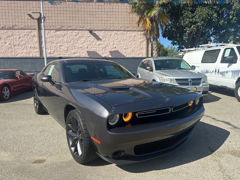 2018 Dodge Challenger SXT - Photo 2 - Hawthorne, CA 90250