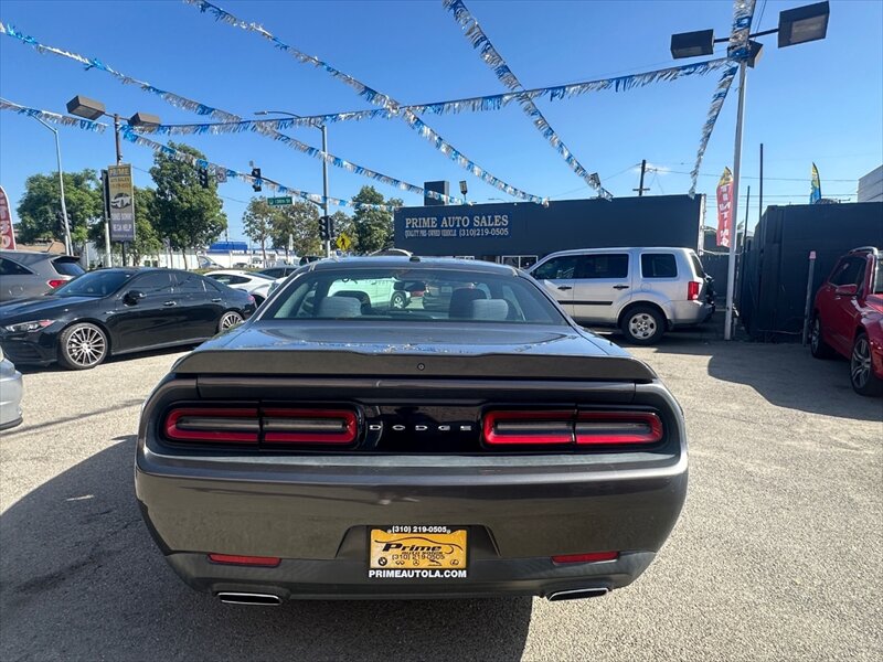 2018 Dodge Challenger SXT - Photo 7 - Hawthorne, CA 90250