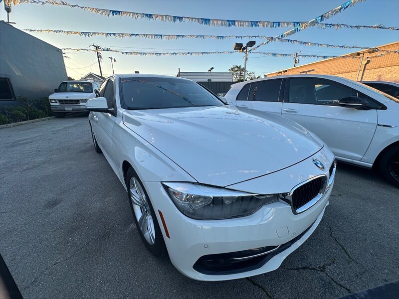 2016 BMW 3 Series Base's photo