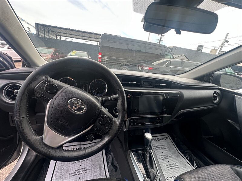 2018 Toyota Corolla SE   - Photo 9 - Hawthorne, CA 90250
