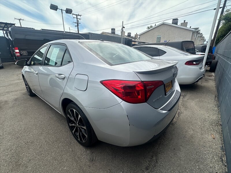 2018 Toyota Corolla SE   - Photo 2 - Hawthorne, CA 90250