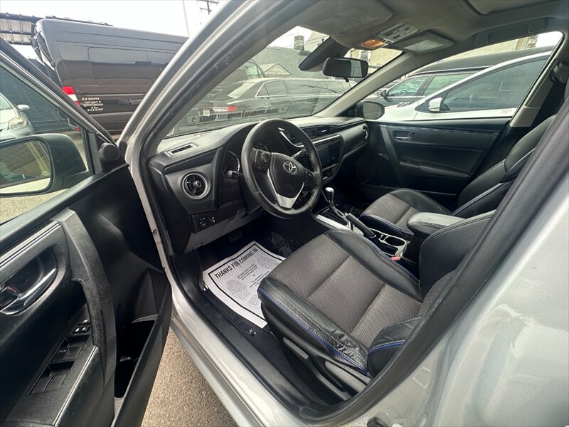 2018 Toyota Corolla SE   - Photo 8 - Hawthorne, CA 90250