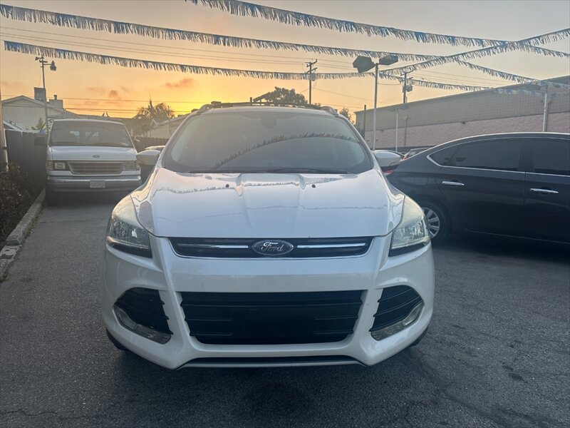 2014 Ford Escape Titanium - Photo 2 - Hawthorne, CA 90250