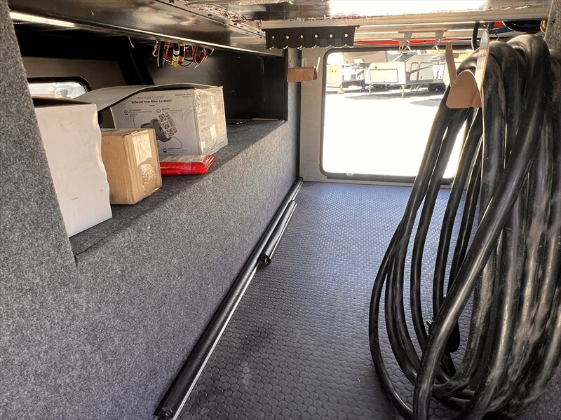 2021 Winnebago VOYAGE 3134 - Photo 5 - St. George, UT 84790