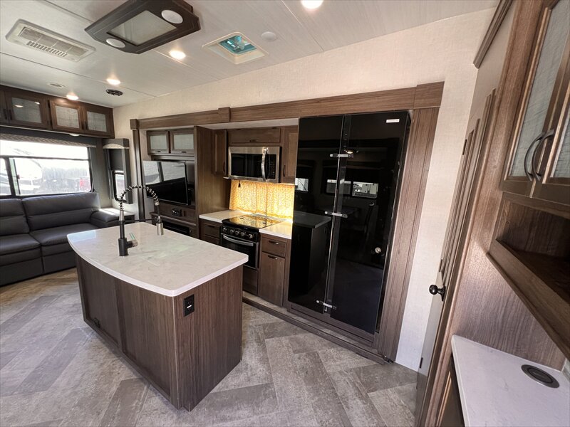 2021 Winnebago VOYAGE 3134 - Photo 12 - St. George, UT 84790