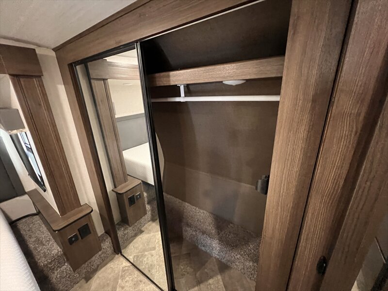 2021 Winnebago VOYAGE 3134 - Photo 21 - St. George, UT 84790