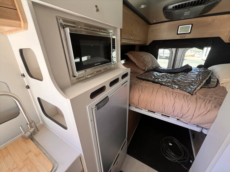 2024 Airstream Rangeline 20 poptop - Photo 14 - St. George, UT 84790