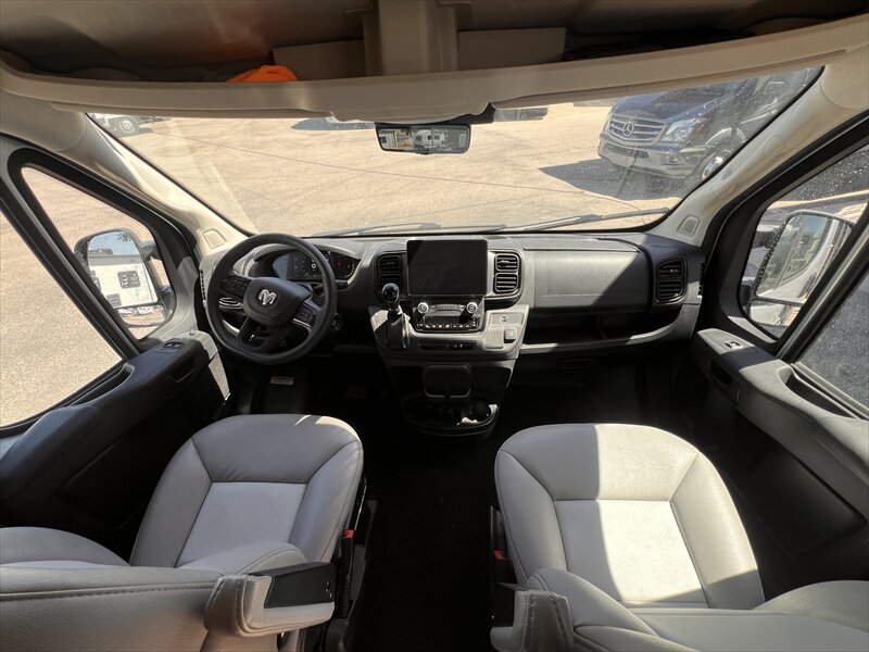 2024 Airstream Rangeline 20 poptop - Photo 11 - St. George, UT 84790