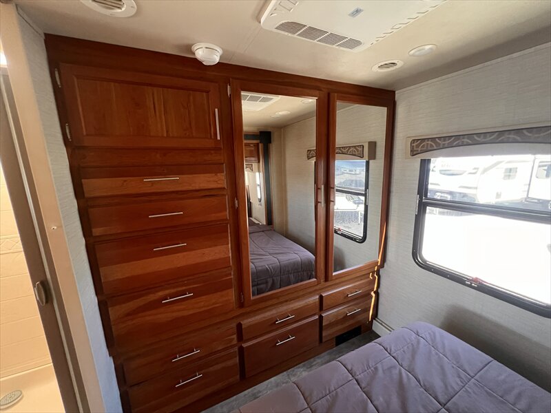 2017 Jayco Alante 31V - Photo 16 - St. George, UT 84790