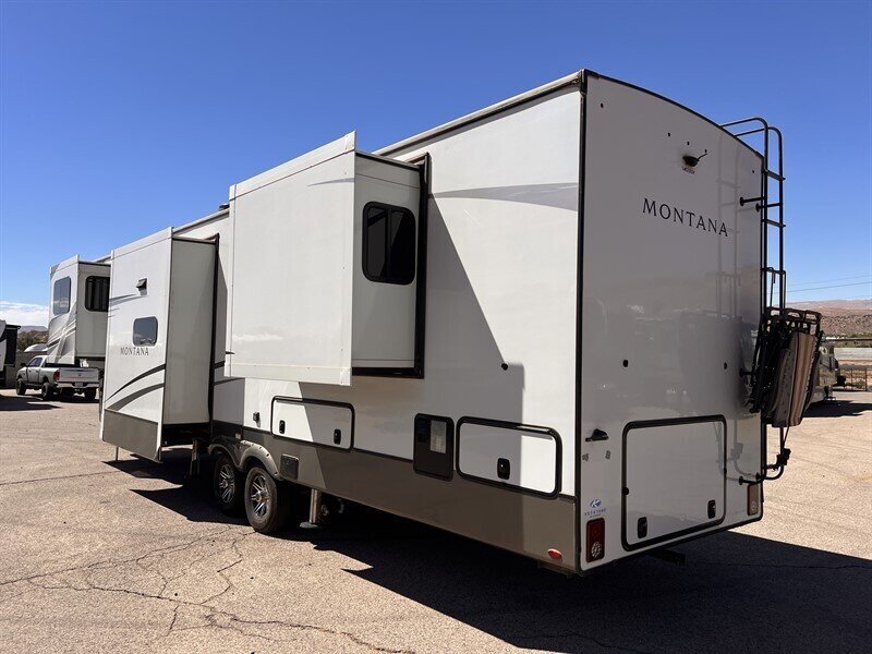 2024 Keystone Montana 3761FL - Photo 4 - St. George, UT 84790