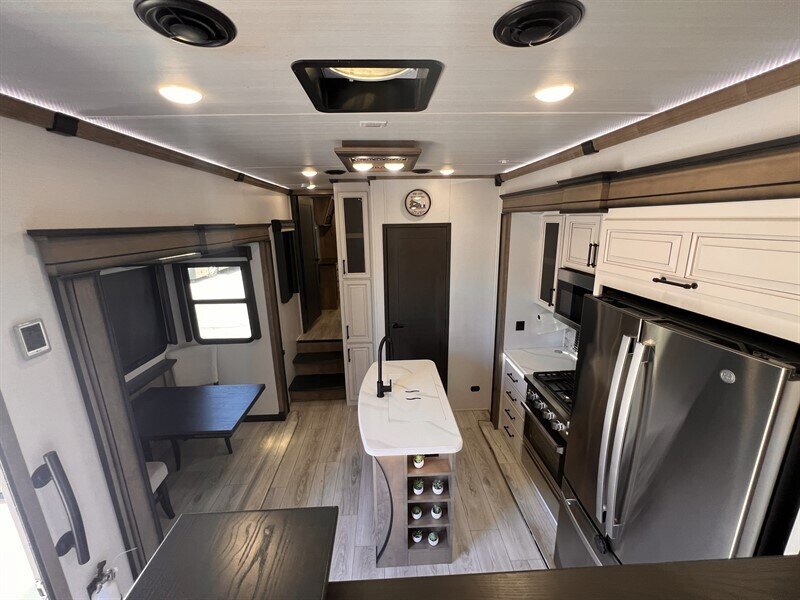 2024 Keystone Montana 3761FL - Photo 15 - St. George, UT 84790