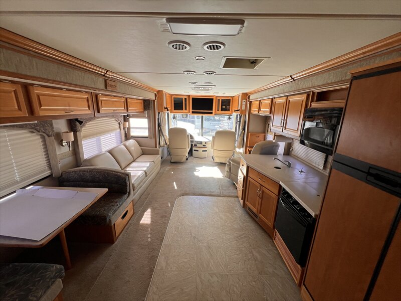 2006 Fleetwood Bounder 38N - Photo 20 - St. George, UT 84790