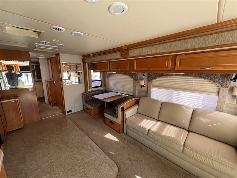 2006 Fleetwood Bounder 38N - Photo 12 - St. George, UT 84790