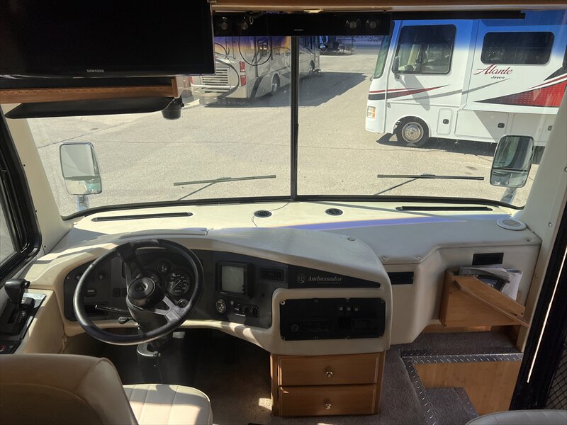 2000 Holiday Rambler Ambassador CLASS A - Photo 8 - St. George, UT 84790