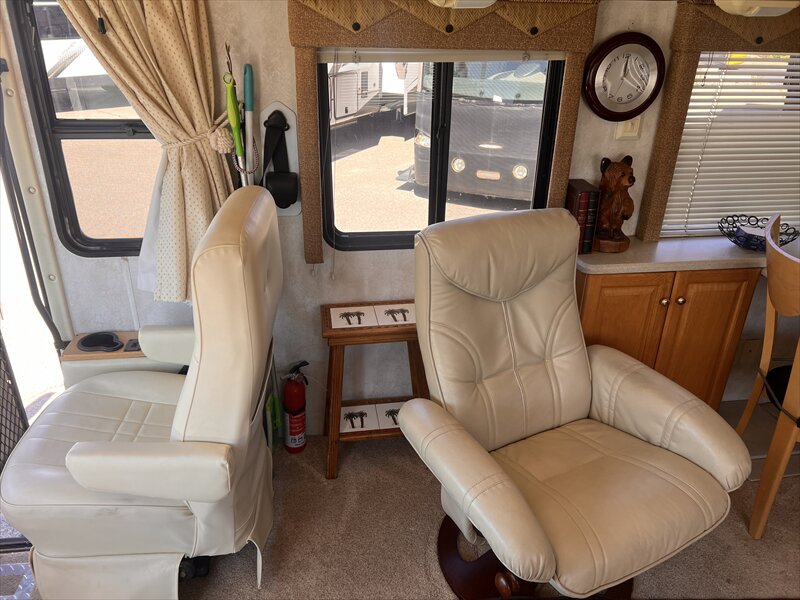 2000 Holiday Rambler Ambassador CLASS A - Photo 10 - St. George, UT 84790