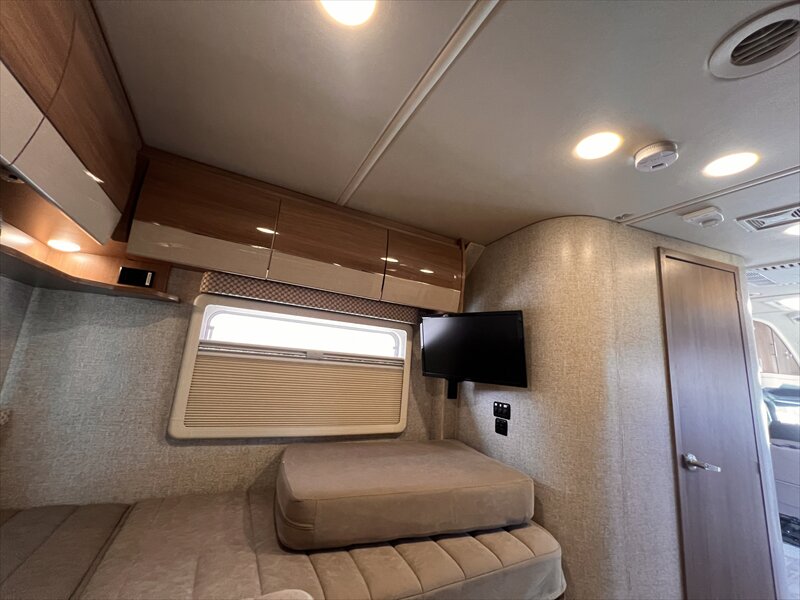 2017 Winnebago NAVION 24V - Photo 17 - St. George, UT 84790