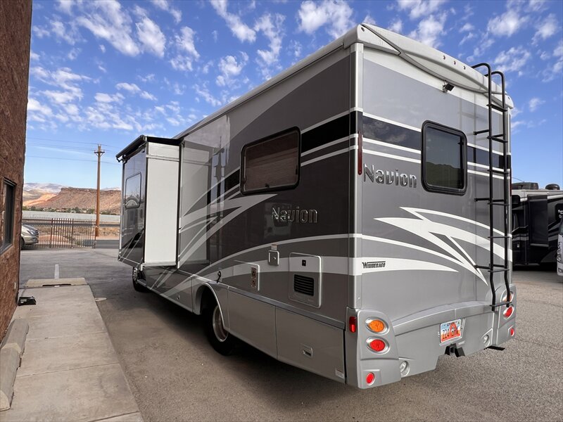 2017 Winnebago NAVION 24V - Photo 5 - St. George, UT 84790