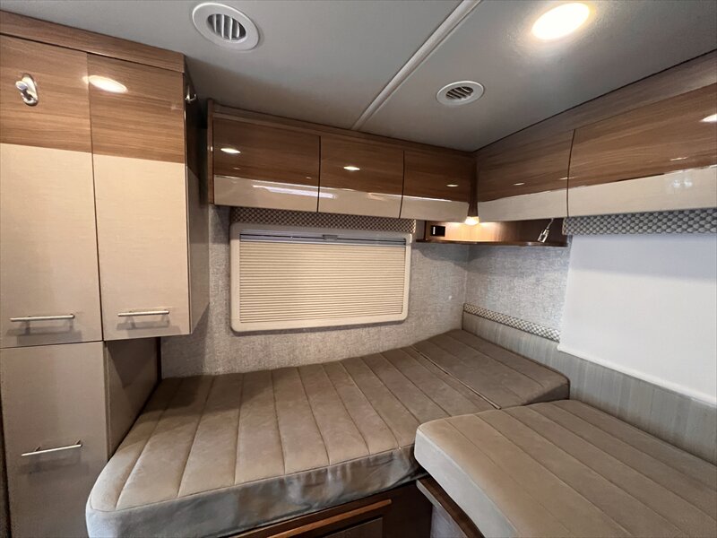 2017 Winnebago NAVION 24V - Photo 20 - St. George, UT 84790