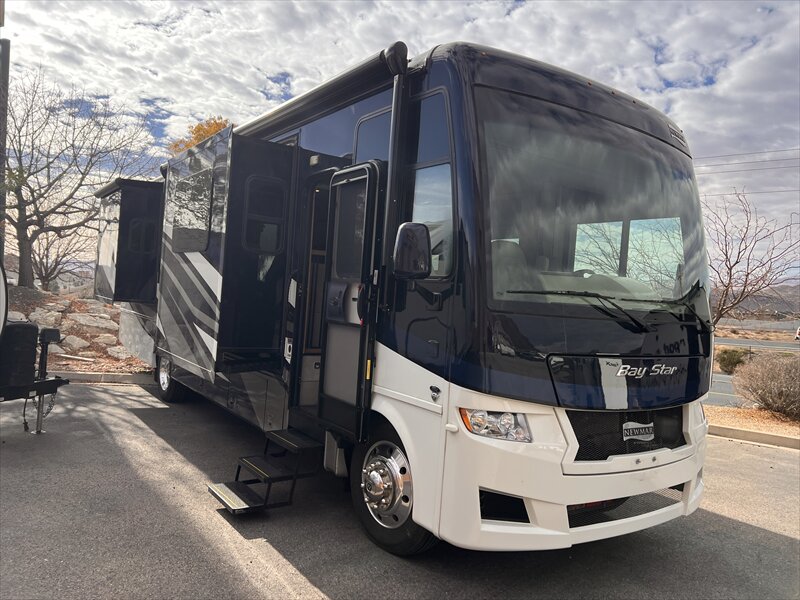 2023 Newmar Baystar 3408   - Photo 1 - St. George, UT 84790