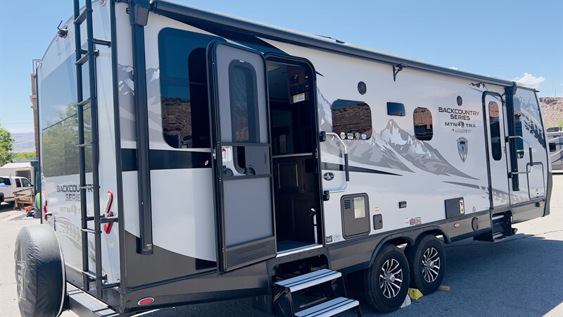 2025 OUTDOORS RV BACK COUNTRY 25DVS TITANIUM  