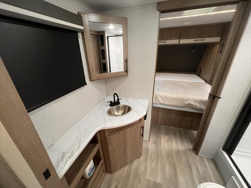 2024 Grand Design Imagine 23LDE - Photo 12 - St. George, UT 84790