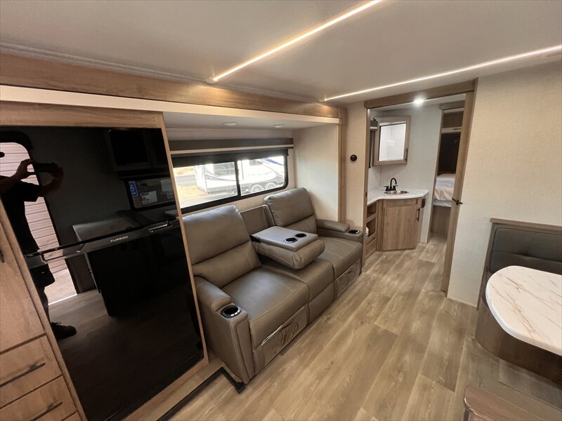 2024 Grand Design Imagine 23LDE - Photo 10 - St. George, UT 84790