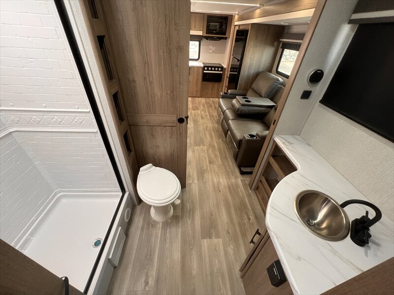 2024 Grand Design Imagine 23LDE - Photo 18 - St. George, UT 84790