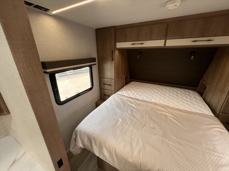 2024 Grand Design Imagine 23LDE - Photo 14 - St. George, UT 84790