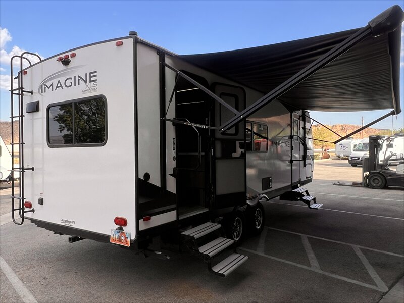 2024 Grand Design Imagine 23LDE - Photo 5 - St. George, UT 84790