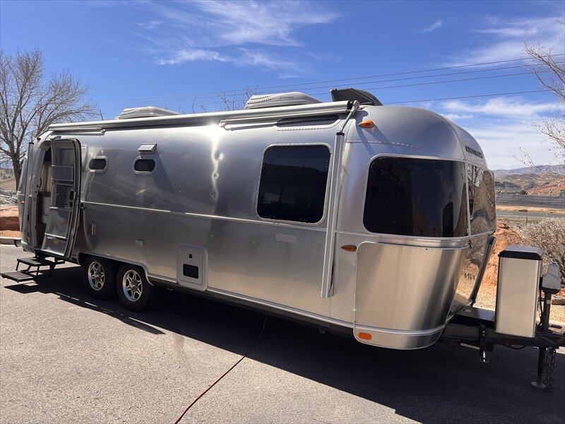 2016 Airstream Land Yacht 28FB   - Photo 1 - St. George, UT 84790