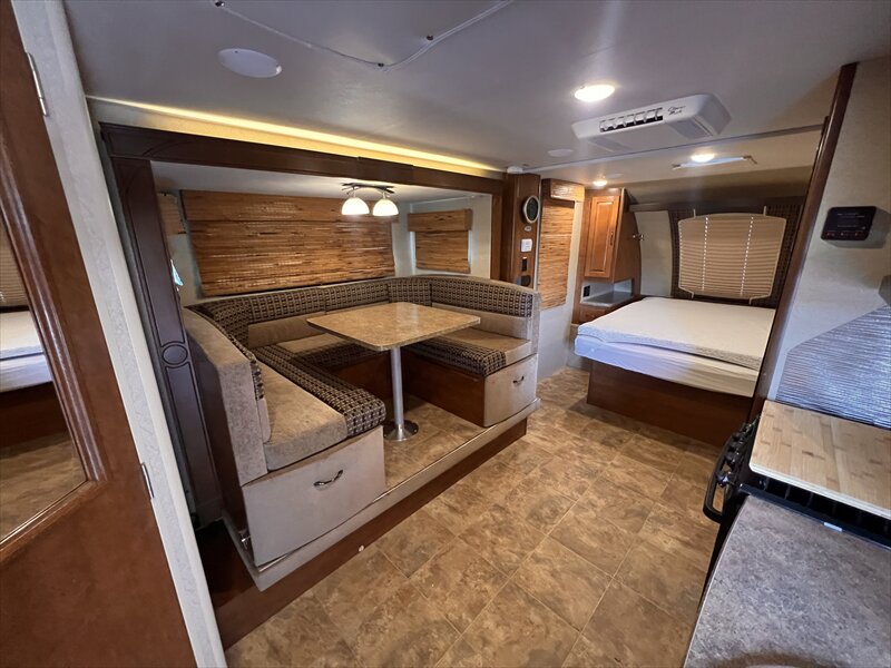 2015 Lance 1995 - Photo 10 - St. George, UT 84790