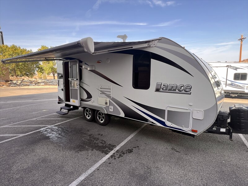 2015 Lance 1995 - Photo 9 - St. George, UT 84790