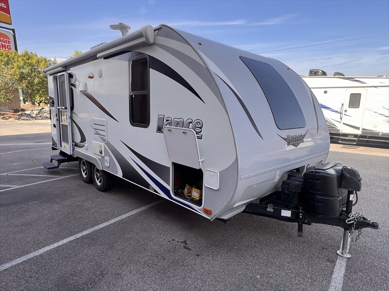 2015 Lance 1995 - Photo 3 - St. George, UT 84790