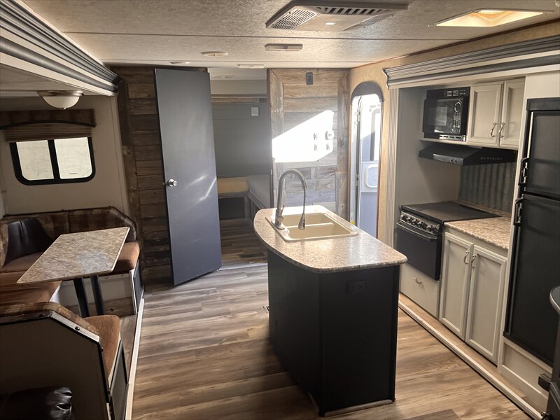 2016 Forest River AVENGER 34DBQ - Photo 9 - St. George, UT 84790