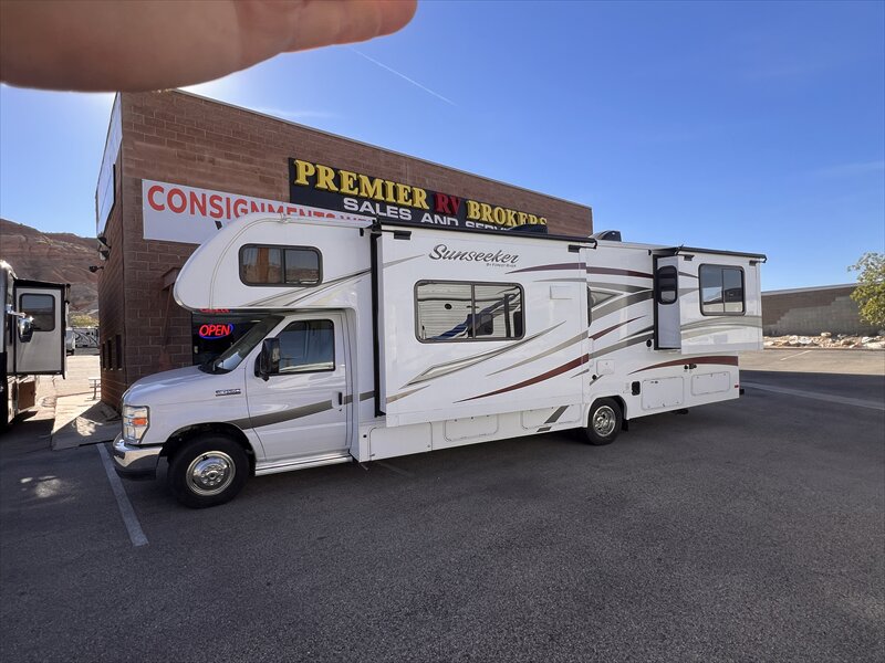 2017 Forest River Sunseeker 2860   - Photo 1 - St. George, UT 84790