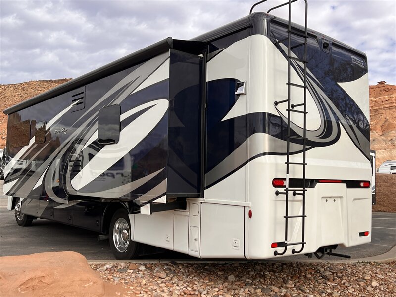 2023 Newmar Baystar 3408   - Photo 1 - St. George, UT 84790