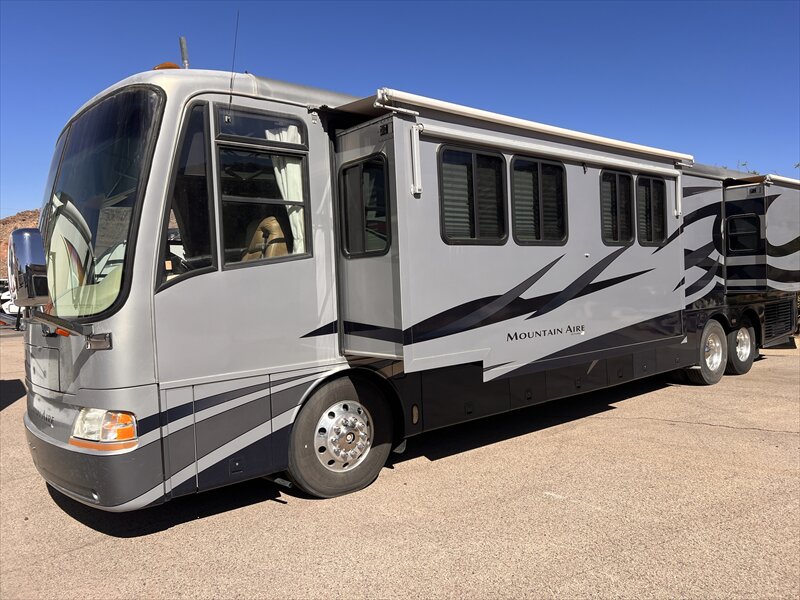 2004 Newmar Moutain Aire 4301  