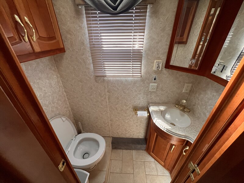 2004 Newmar Moutain Aire 4301 - Photo 17 - St. George, UT 84790