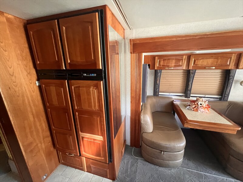 2004 Newmar Moutain Aire 4301 - Photo 14 - St. George, UT 84790