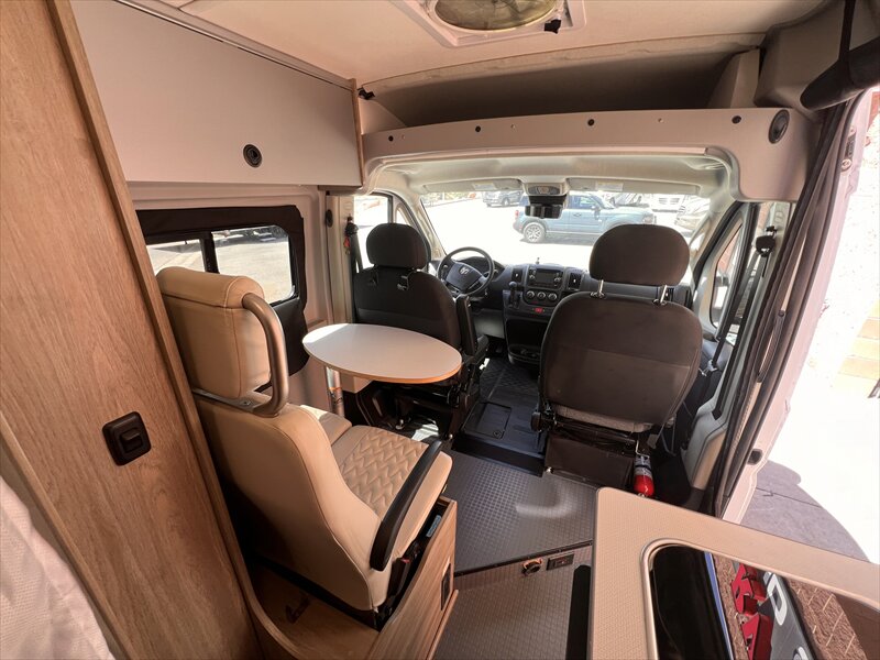 2022 WINNEBAGO SOLIS 59p - Photo 12 - St. George, UT 84790