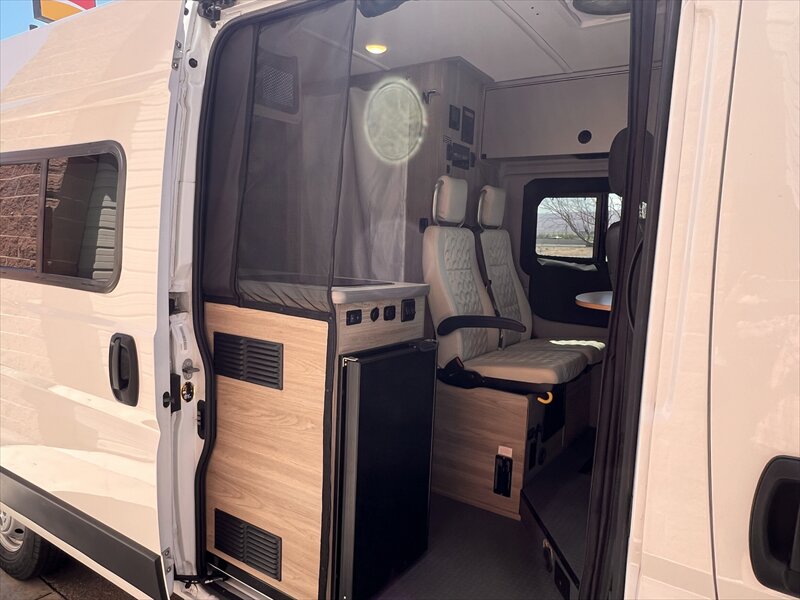 2022 WINNEBAGO SOLIS 59p - Photo 6 - St. George, UT 84790