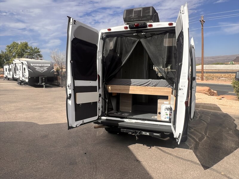 2022 WINNEBAGO SOLIS 59p - Photo 3 - St. George, UT 84790