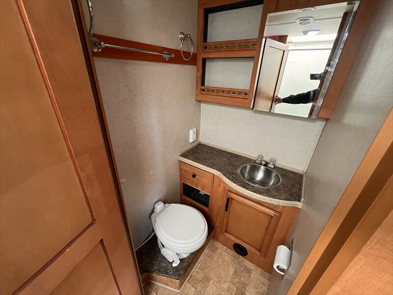 2011 Fleetwood Terra 31TS - Photo 18 - St. George, UT 84790
